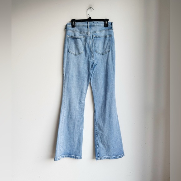 GAP 70's Flare High Rise Jeans in Light Destroy 8 - Picture 5 of 7